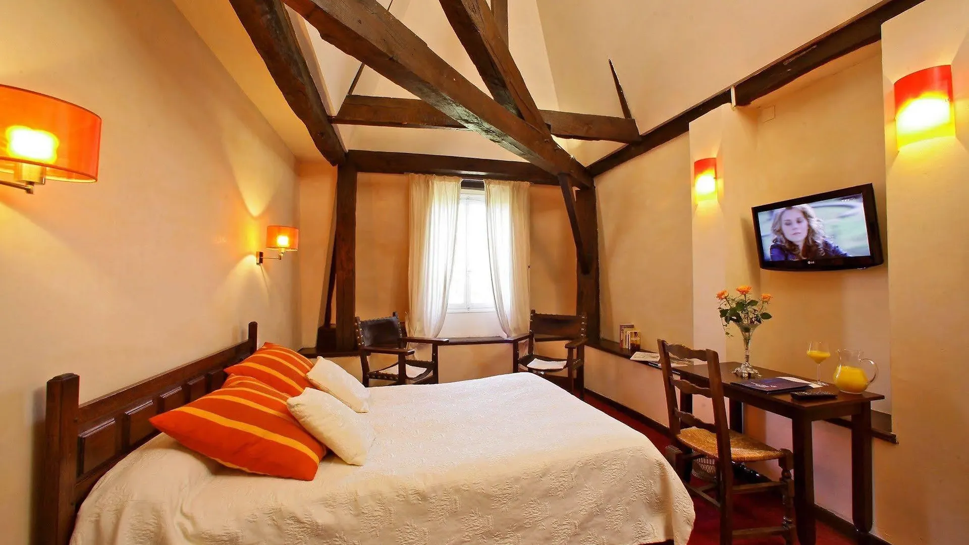 ***  Logis Hotel Restaurant Chateau Bellevue Cazaubon Francia