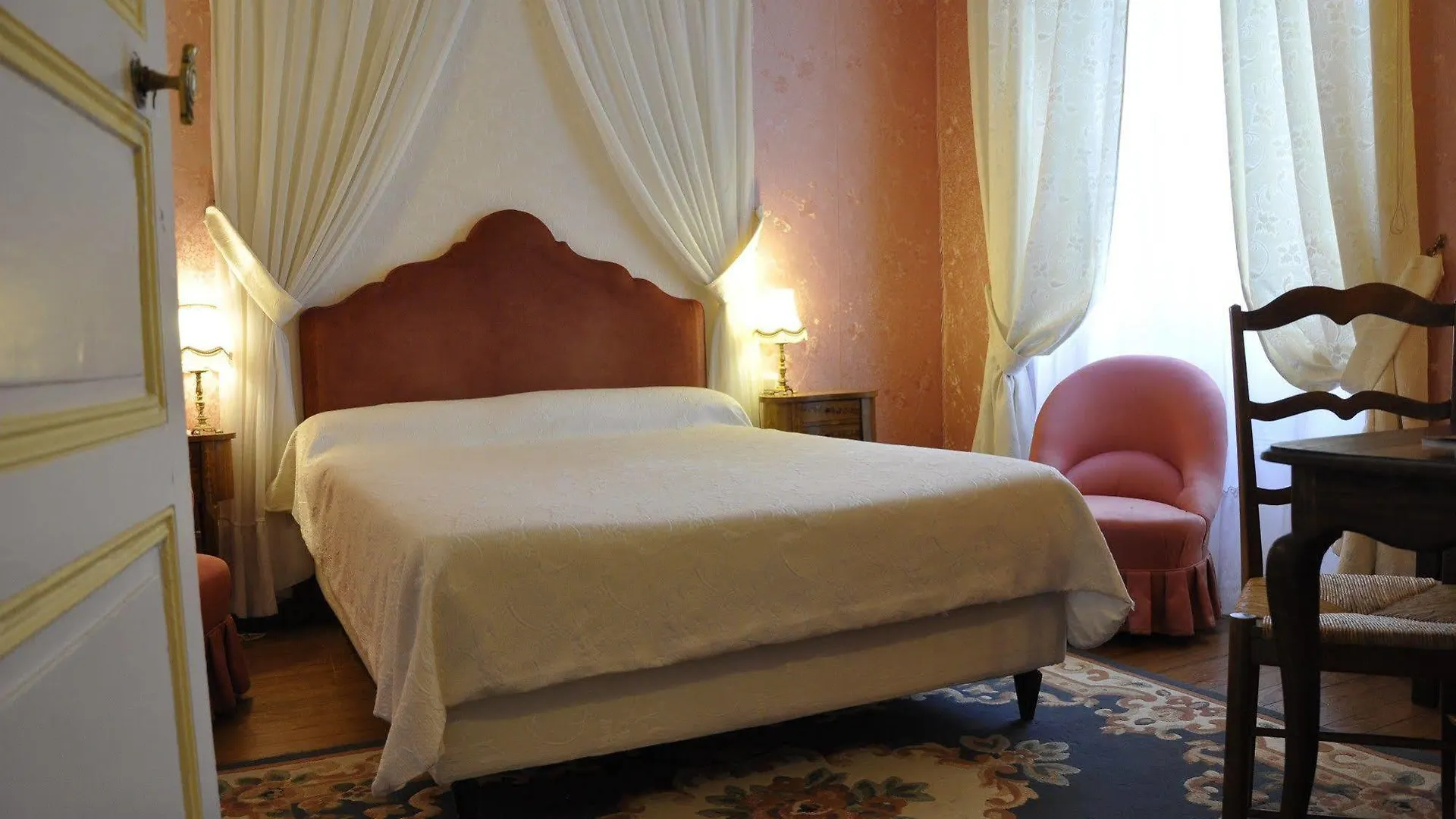 Logis Hotel Restaurant Chateau Bellevue Cazaubon