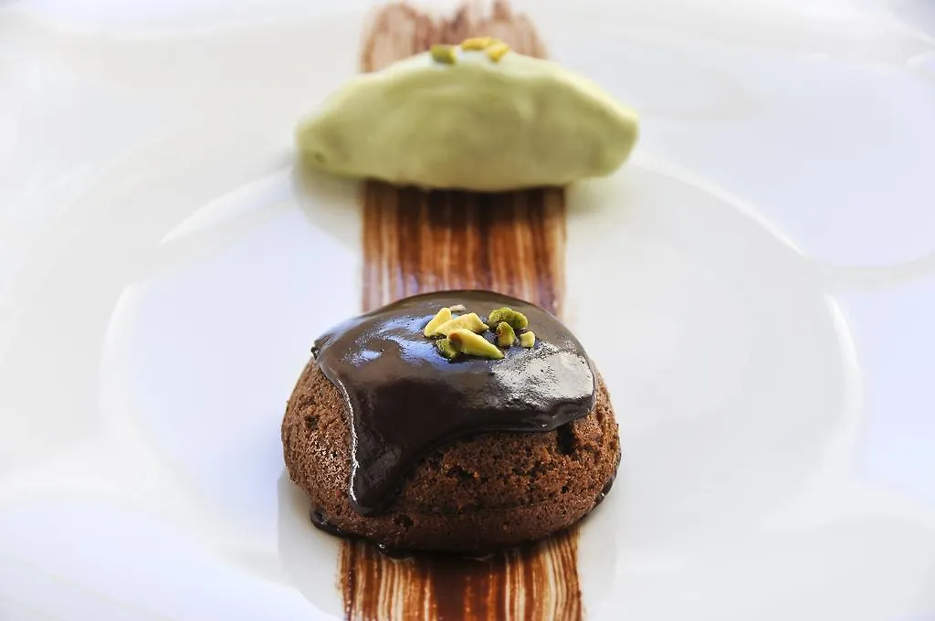 Logis Hotel Restaurant Chateau Bellevue Cazaubon